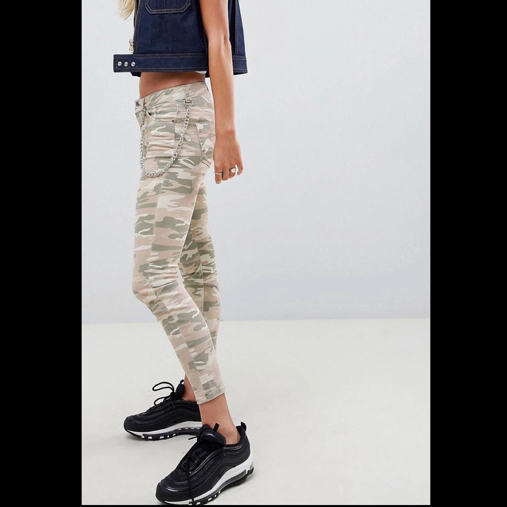 ASOS Whitby Low Rise Skinny Jeans in Camo